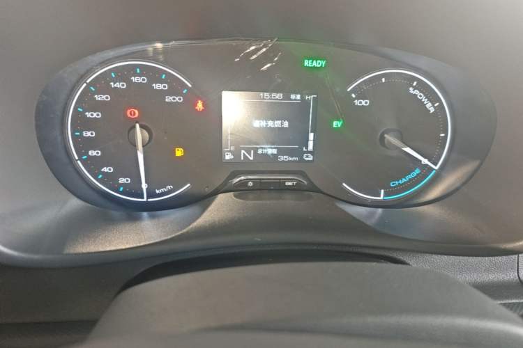 Used Wuling Hongguang New Energy 2025 Model Range-Extending Hybrid 150KM Comfort Edition Odometer Close Up