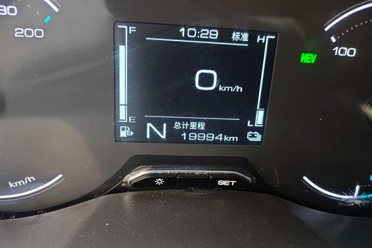 Used Wuling Hongguang New Energy 2025 Extended-Range Hybrid 50 km Utility Version Odometer Close Up
