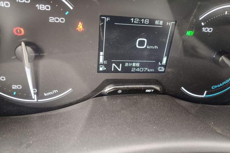 Used Wuling Hongguang New Energy 2025 Extended-Range Hybrid 50 km Utility Version Odometer Close Up