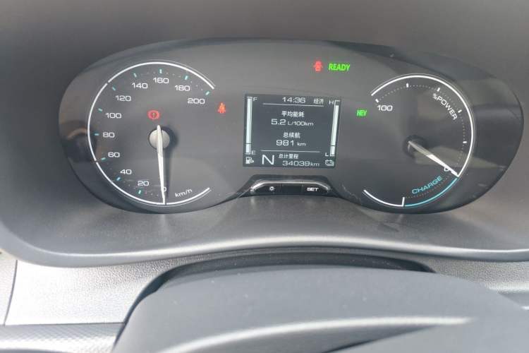 Used Wuling Hongguang New Energy 2025 Extended-Range Hybrid 50KM Comfort Version Odometer Close Up