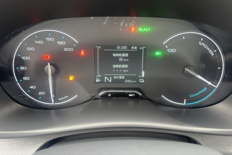 Used Wuling Hongguang New Energy 2025 Extended-Range Hybrid 50KM Comfort Version Odometer Close Up