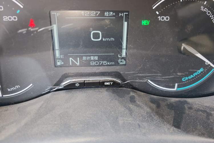 Used Wuling Hongguang New Energy 2025 Extended-Range Hybrid 50 km Standard Version Odometer Close Up