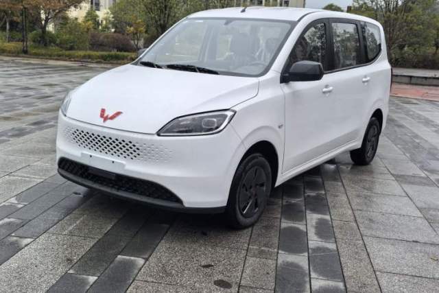 Used Wuling Hongguang New Energy 2025 Extended-Range Hybrid 50 km Utility Version
