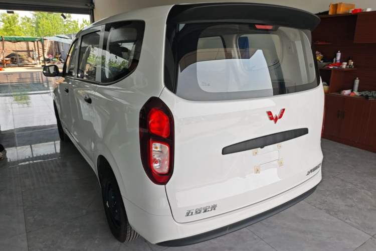 Used Wuling Hongguang New Energy 2025 Extended-Range Hybrid 50 km Standard Version Rear Left 45 Deg
