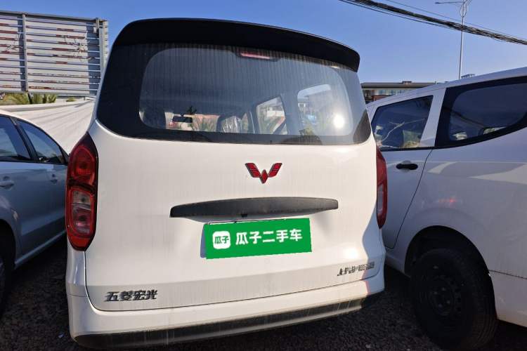 Used Wuling Hongguang New Energy 2025 Extended-Range Hybrid 50 km Standard Version Rear