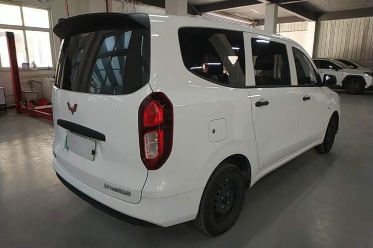 Used Wuling Hongguang New Energy 2025 Extended-Range Hybrid 50 km Standard Version Rear Right 45 Deg
