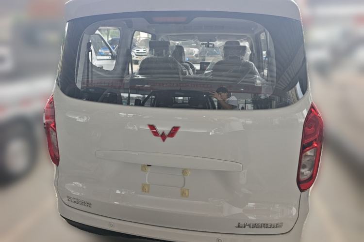 Used Wuling Hongguang New Energy 2025 Model Range-Extending Hybrid 150KM Comfort Edition Rear