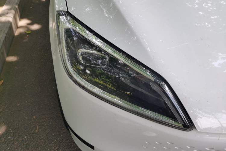 Used Wuling Hongguang New Energy 2025 Extended-Range Hybrid 50KM Comfort Version Right Front Headlight