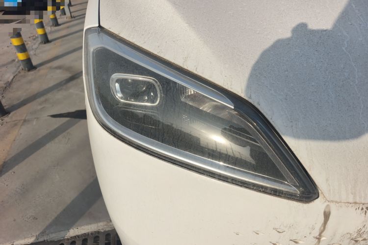 Used Wuling Hongguang New Energy 2025 Extended-Range Hybrid 50KM Comfort Version Right Front Headlight