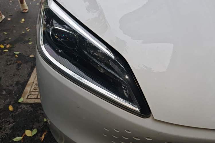Used Wuling Hongguang New Energy 2025 Extended-Range Hybrid 50 km Standard Version Right Front Headlight