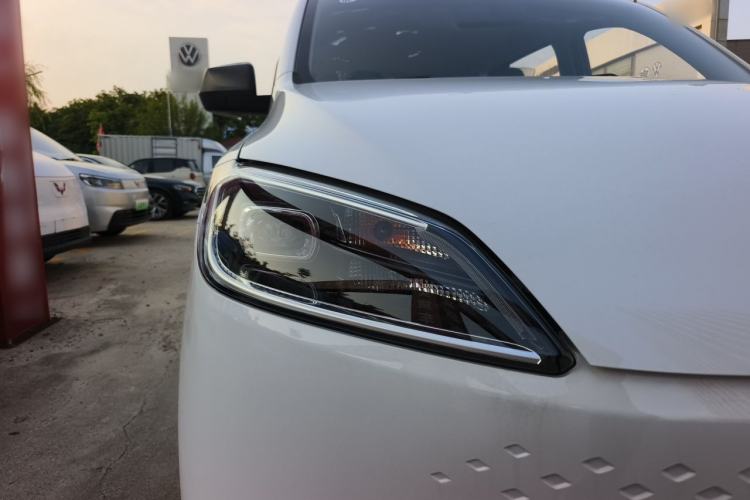 Used Wuling Hongguang New Energy 2025 Extended-Range Hybrid 50 km Utility Version Right Front Headlight
