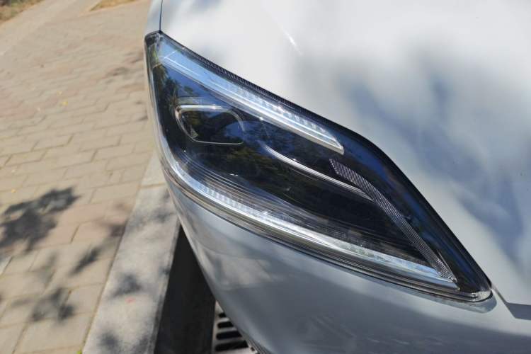 Used Wuling Hongguang New Energy 2025 Extended-Range Hybrid 50 km Utility Version Right Front Headlight