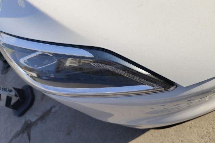 Used Wuling Hongguang New Energy 2025 Extended-Range Hybrid 50 km Standard Version Right Front Headlight
