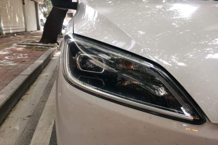 Used Wuling Hongguang New Energy 2025 Extended-Range Hybrid 50 km Standard Version Right Front Headlight