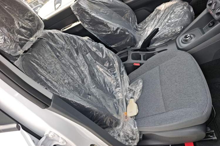 Used Wuling Hongguang New Energy 2025 Extended-Range Hybrid 50KM Comfort Version Right Front Seat