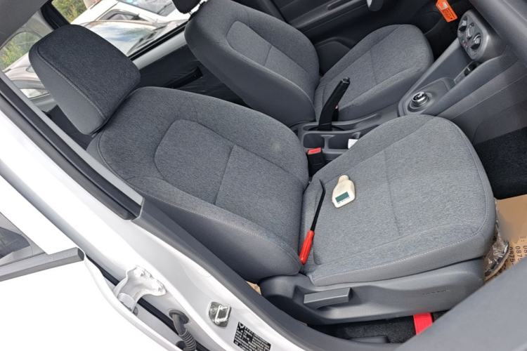 Used Wuling Hongguang New Energy 2025 Extended-Range Hybrid 50 km Standard Version Right Front Seat