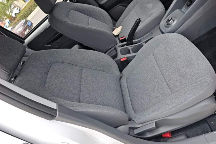 Used Wuling Hongguang New Energy 2025 Extended-Range Hybrid 50 km Standard Version Right Front Seat