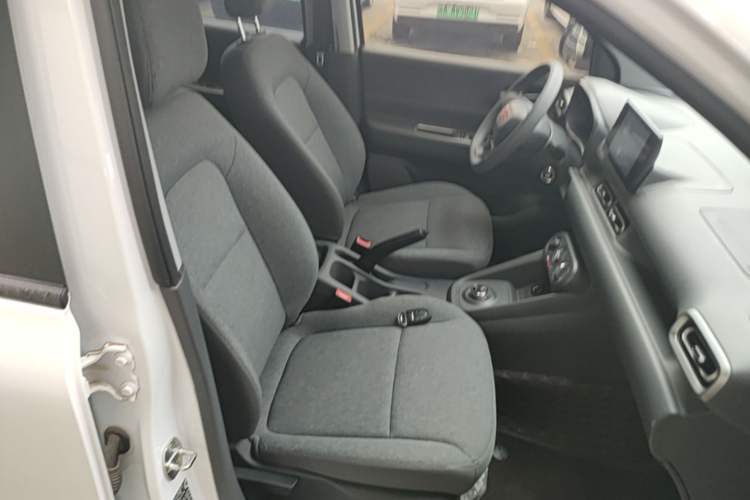 Used Wuling Hongguang New Energy 2025 Extended-Range Hybrid 50KM Comfort Version Right Front Seat
