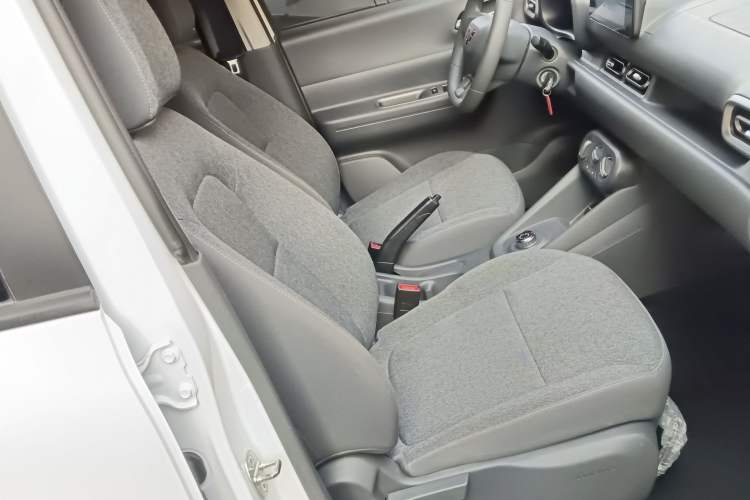 Used Wuling Hongguang New Energy 2025 Extended-Range Hybrid 50KM Comfort Version Right Front Seat