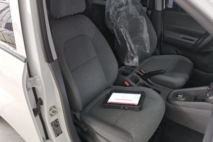Used Wuling Hongguang New Energy 2025 Extended-Range Hybrid 50 km Utility Version Right Front Seat