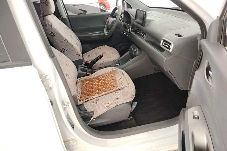 Used Wuling Hongguang New Energy 2025 Extended-Range Hybrid 50KM Comfort Version Right Front Seat
