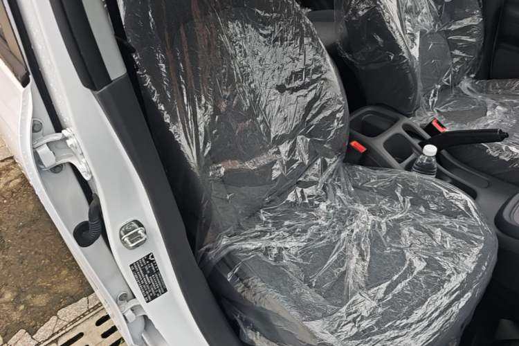 Used Wuling Hongguang New Energy 2025 Extended-Range Hybrid 50KM Comfort Version Right Front Seat