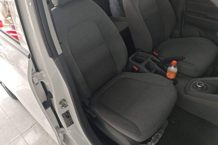 Used Wuling Hongguang New Energy 2025 Extended-Range Hybrid 50 km Standard Version Right Front Seat