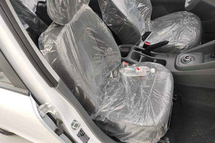 Used Wuling Hongguang New Energy 2025 Extended-Range Hybrid 50KM Comfort Version Right Front Seat