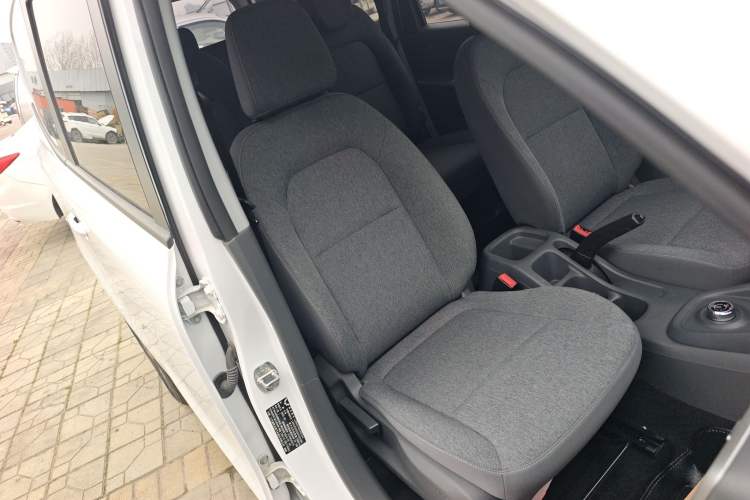 Used Wuling Hongguang New Energy 2025 Extended-Range Hybrid 50KM Comfort Version Right Front Seat