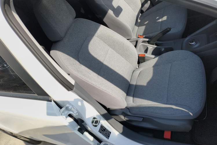 Used Wuling Hongguang New Energy 2025 Extended-Range Hybrid 50KM Comfort Version Right Front Seat