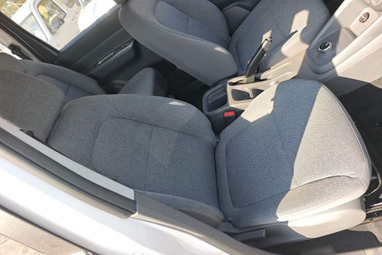 Used Wuling Hongguang New Energy 2025 Extended-Range Hybrid 50KM Comfort Version Right Front Seat