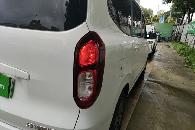 Used Wuling Hongguang New Energy 2025 Extended-Range Hybrid 50KM Comfort Version Right Rear Taillight