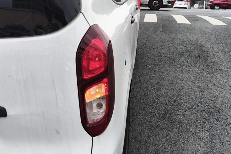 Used Wuling Hongguang New Energy 2025 Extended-Range Hybrid 50 km Utility Version Right Rear Taillight