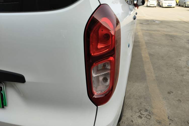 Used Wuling Hongguang New Energy 2025 Extended-Range Hybrid 50 km Standard Version Right Rear Taillight