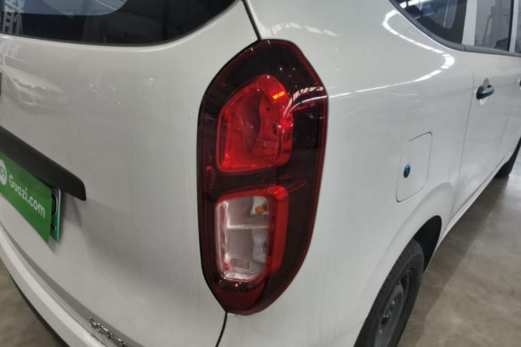 Used Wuling Hongguang New Energy 2025 Extended-Range Hybrid 50 km Standard Version Right Rear Taillight