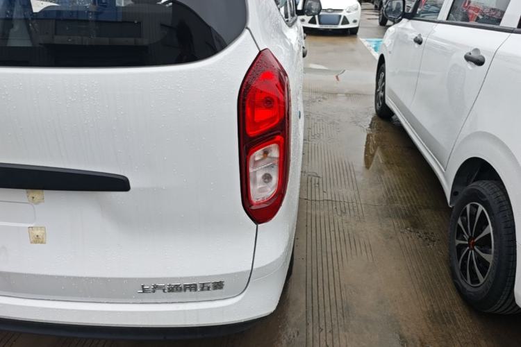 Used Wuling Hongguang New Energy 2025 Extended-Range Hybrid 50 km Standard Version Right Rear Taillight