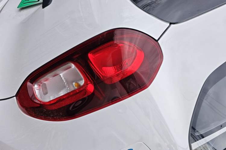 Used Wuling Hongguang New Energy 2025 Extended-Range Hybrid 50 km Standard Version Right Rear Taillight