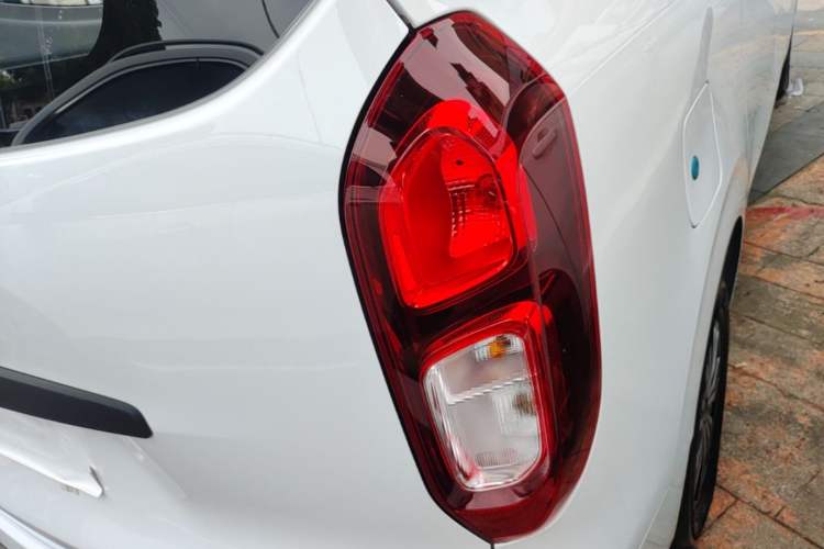 Used Wuling Hongguang New Energy 2025 Extended-Range Hybrid 50 km Utility Version Right Rear Taillight