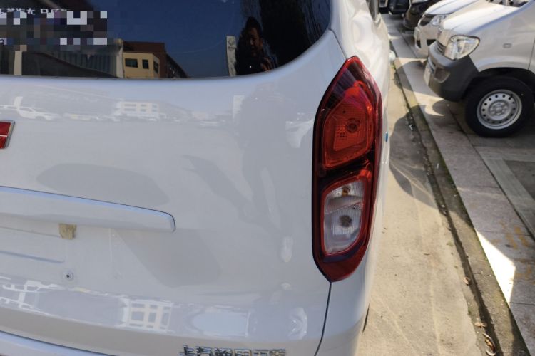 Used Wuling Hongguang New Energy 2025 Extended-Range Hybrid 50KM Comfort Version Right Rear Taillight
