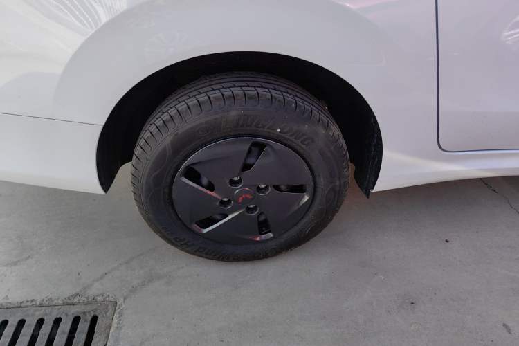 Used Wuling Hongguang New Energy 2025 Extended-Range Hybrid 50KM Comfort Version Right Rear Wheel Hub