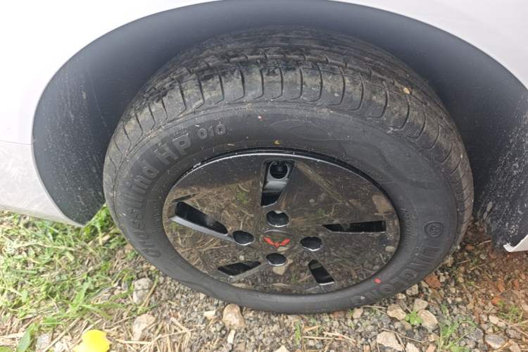 Used Wuling Hongguang New Energy 2025 Extended-Range Hybrid 50KM Comfort Version Right Rear Wheel Hub