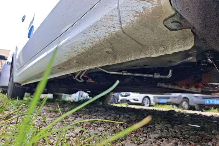 Used Wuling Hongguang New Energy 2025 Extended-Range Hybrid 50KM Comfort Version Right Side Sill