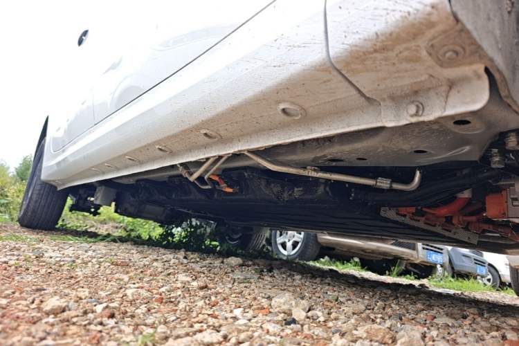 Used Wuling Hongguang New Energy 2025 Extended-Range Hybrid 50 km Standard Version Right Side Sill
