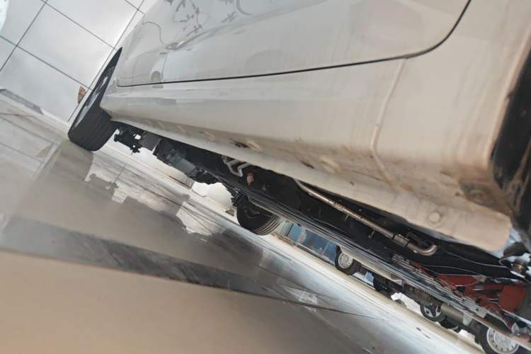 Used Wuling Hongguang New Energy 2025 Extended-Range Hybrid 50KM Comfort Version Right Side Sill