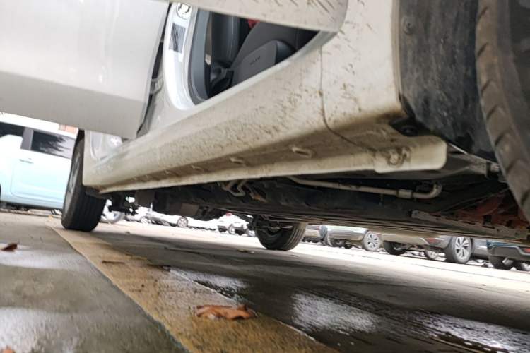Used Wuling Hongguang New Energy 2025 Extended-Range Hybrid 50KM Comfort Version Right Side Sill