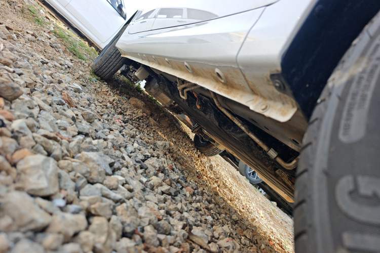 Used Wuling Hongguang New Energy 2025 Extended-Range Hybrid 50 km Standard Version Right Side Sill