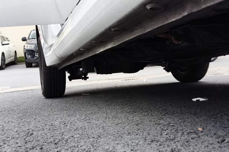 Used Wuling Hongguang New Energy 2025 Extended-Range Hybrid 50 km Utility Version Right Side Sill