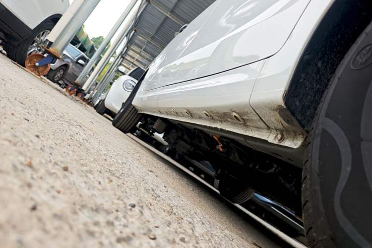 Used Wuling Hongguang New Energy 2025 Extended-Range Hybrid 50 km Utility Version Right Side Sill