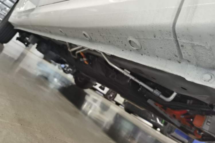 Used Wuling Hongguang New Energy 2025 Extended-Range Hybrid 50 km Standard Version Right Side Sill
