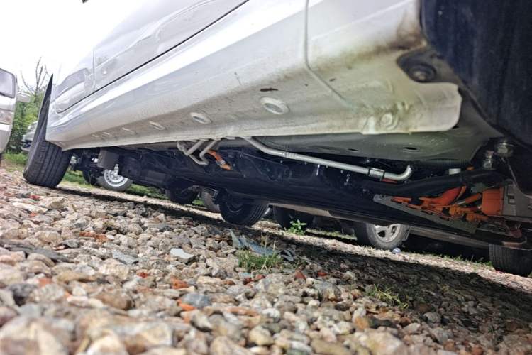 Used Wuling Hongguang New Energy 2025 Extended-Range Hybrid 50 km Standard Version Right Side Sill